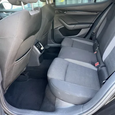 SKODA OCTAVIA DIESEL AUTOMATICO — foto 19