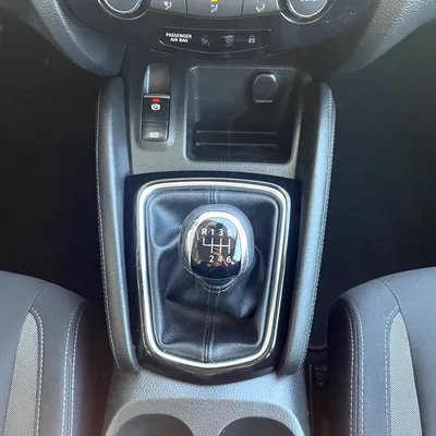 NISSAN QASHQAI 4X4 DIESEL MANUAL — foto 15