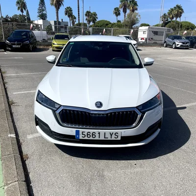 SKODA OCTAVIA 1,0DSG MHEV GASOLINA AUTOMATICO — foto 2