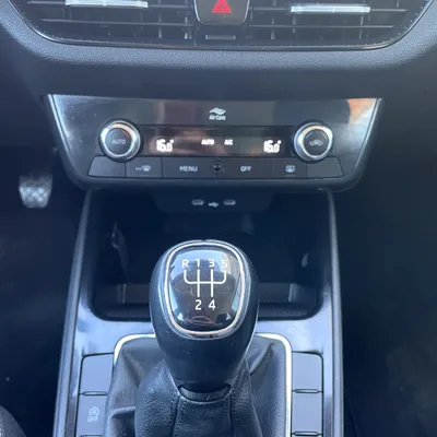 SKODA FABIA GASOLINA MANUAL — foto 13