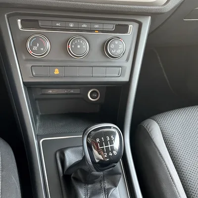 VOLKSWAGEN TOURAN DIESEL MANUAL — foto 16